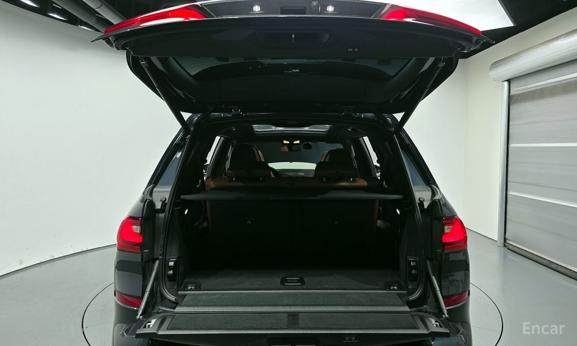 X7 (G07)xDrive 40i M Sport 6 seater 21