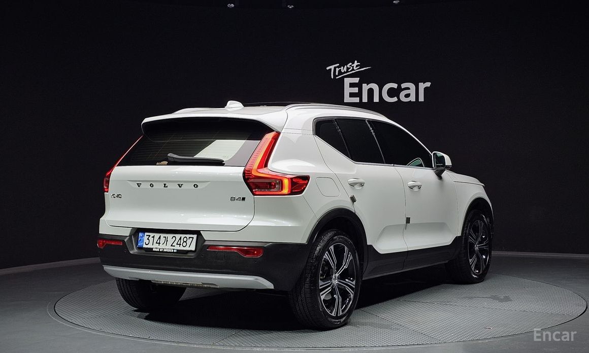 Volvo XC40B4 Inspiration №3