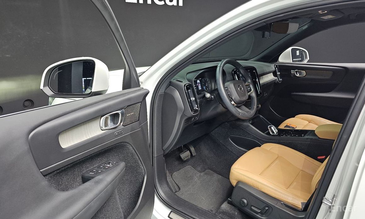 Volvo XC40B4 Inspiration №12