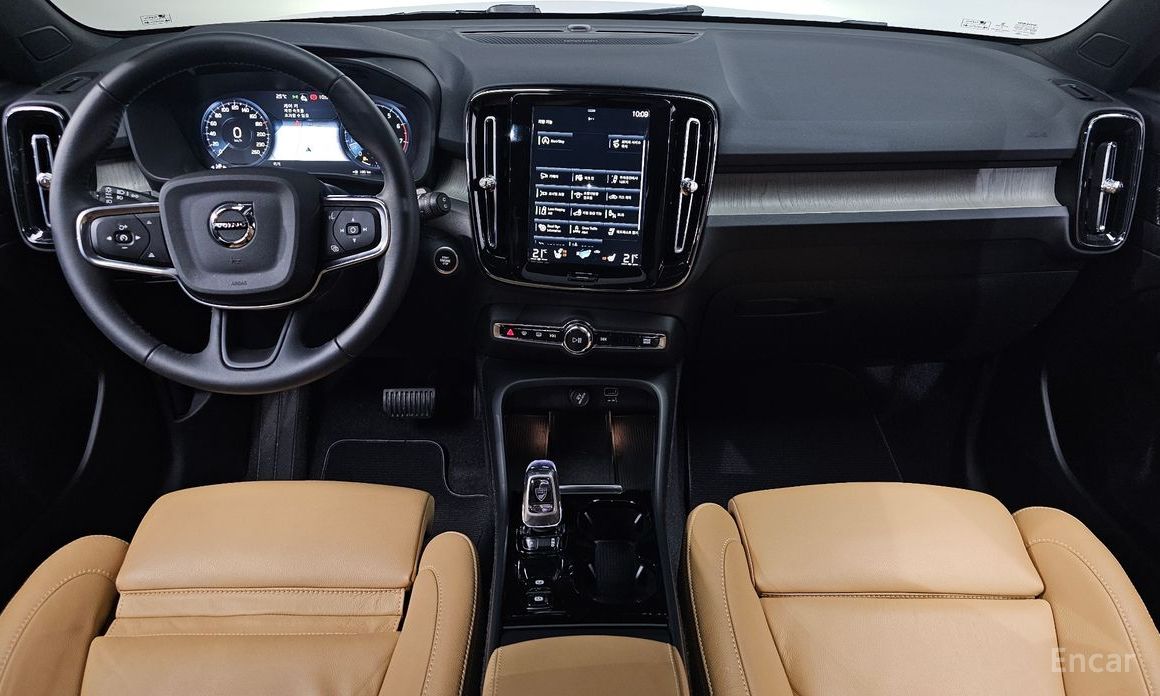 Volvo XC40B4 Inspiration №8
