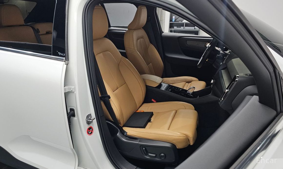 Volvo XC40B4 Inspiration №11