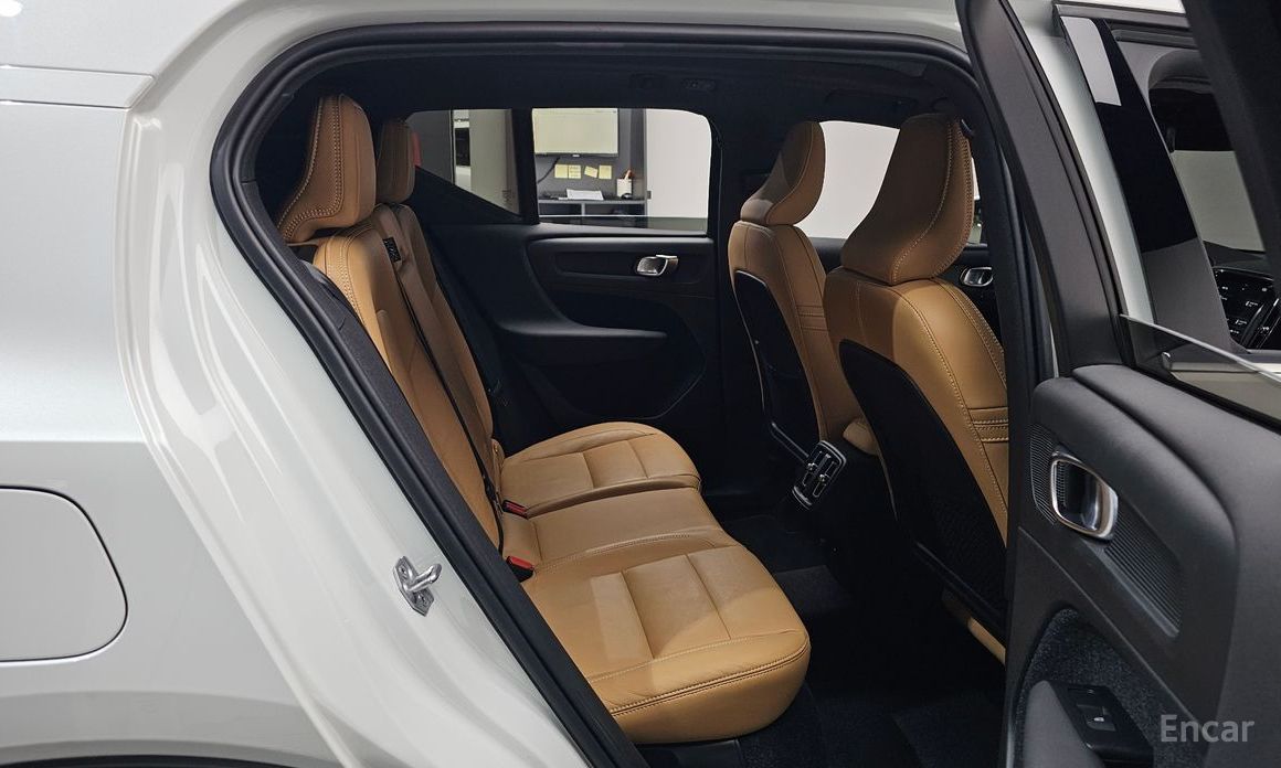 Volvo XC40B4 Inspiration №12