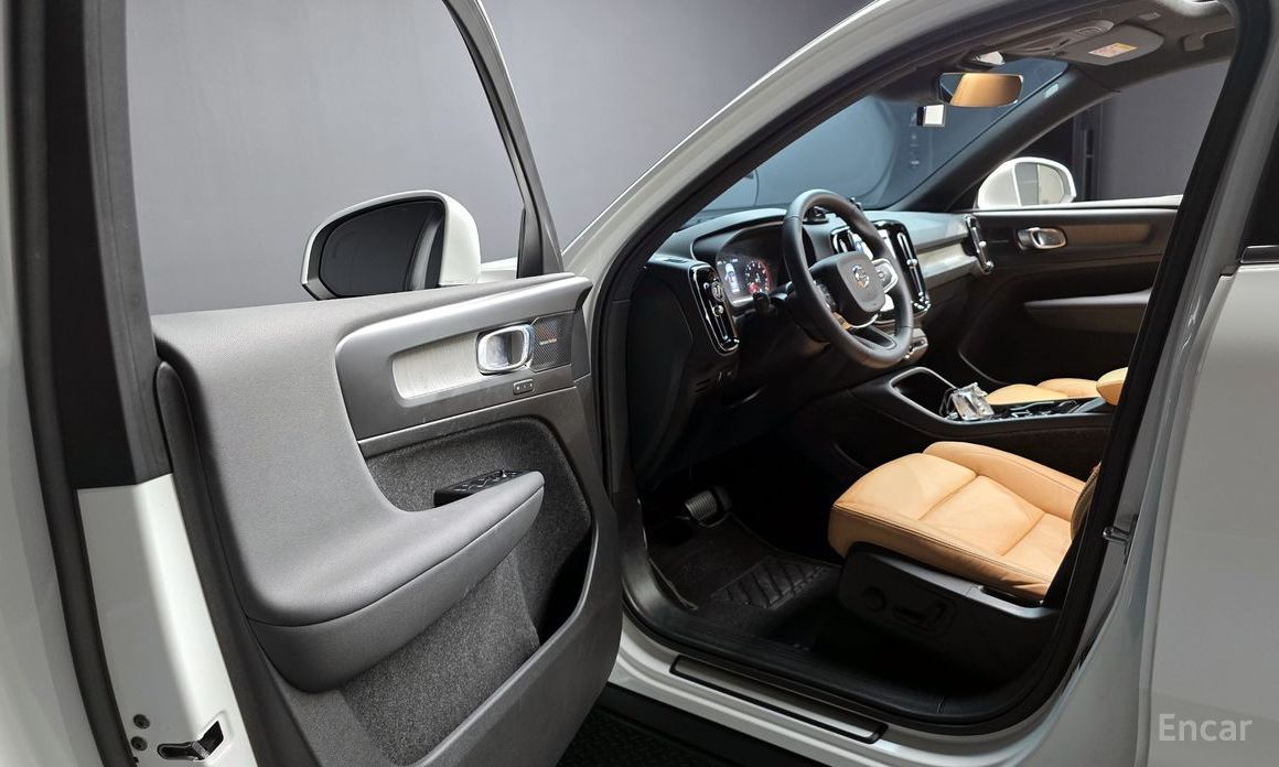 XC40B4 Inspiration 11