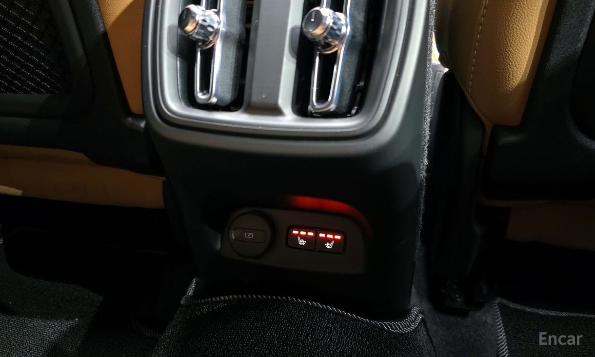 XC40B4 Inspiration 19