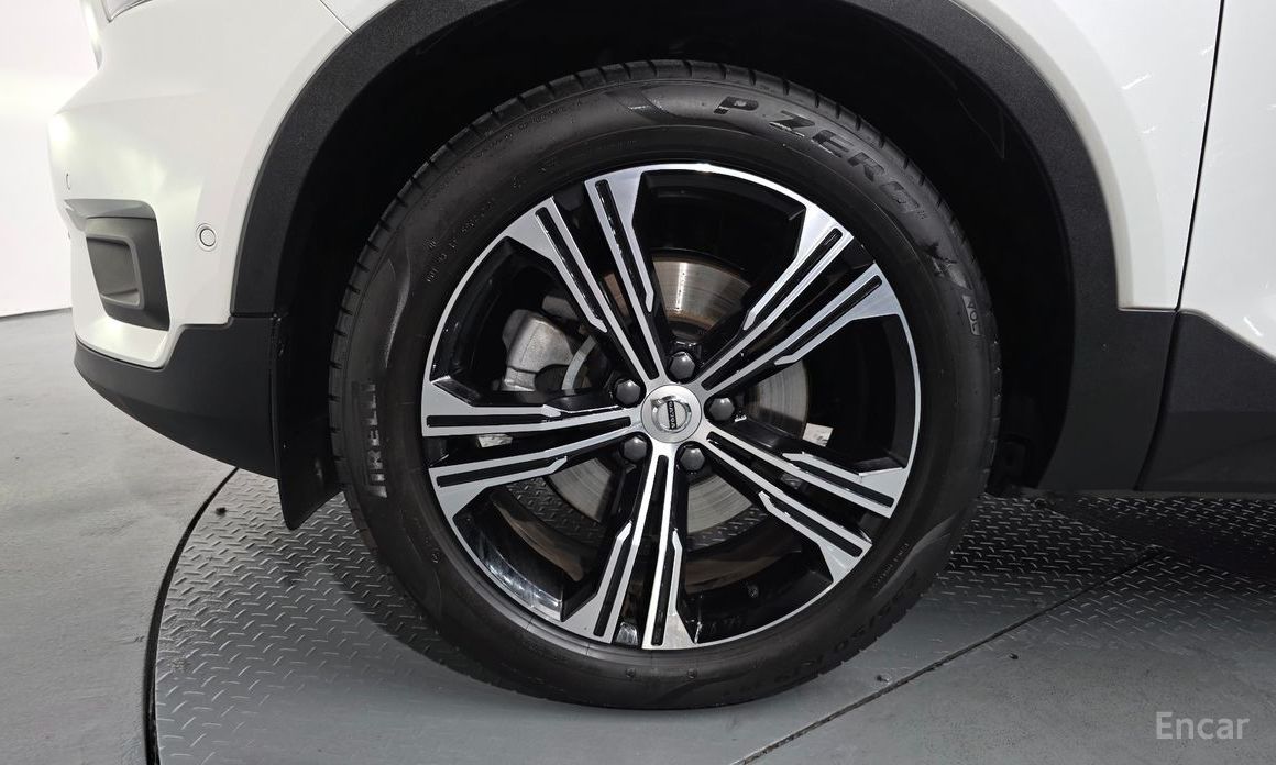 Volvo XC40B4 Inspiration №6