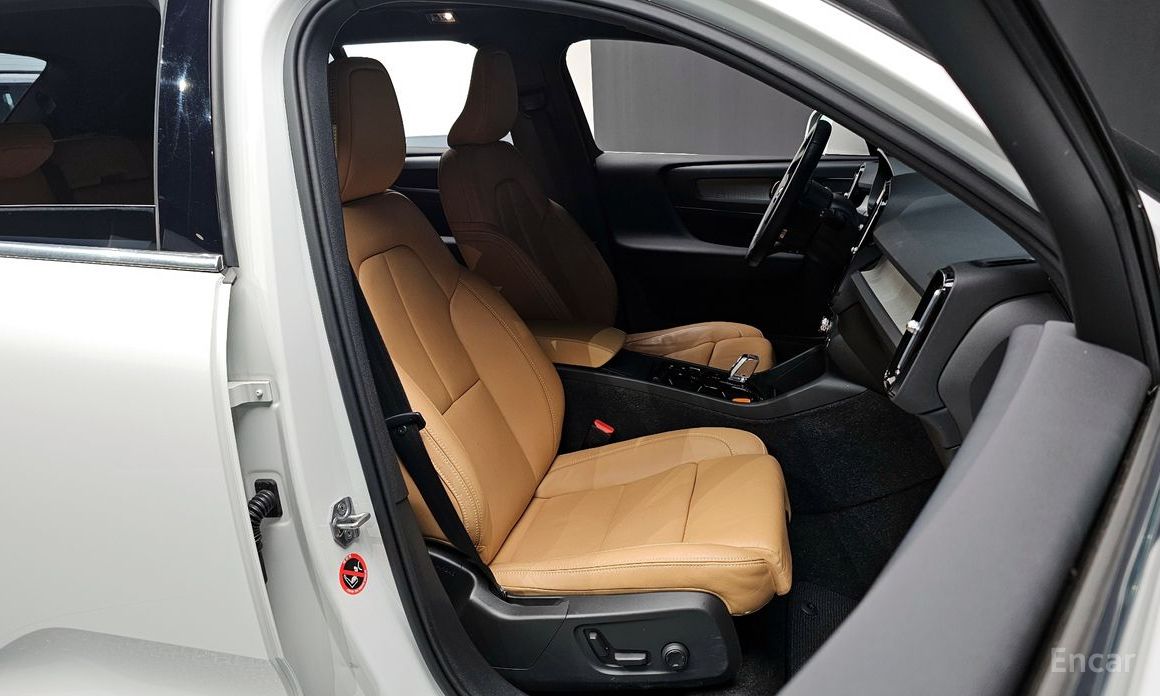 Volvo XC40B4 Inspiration №11