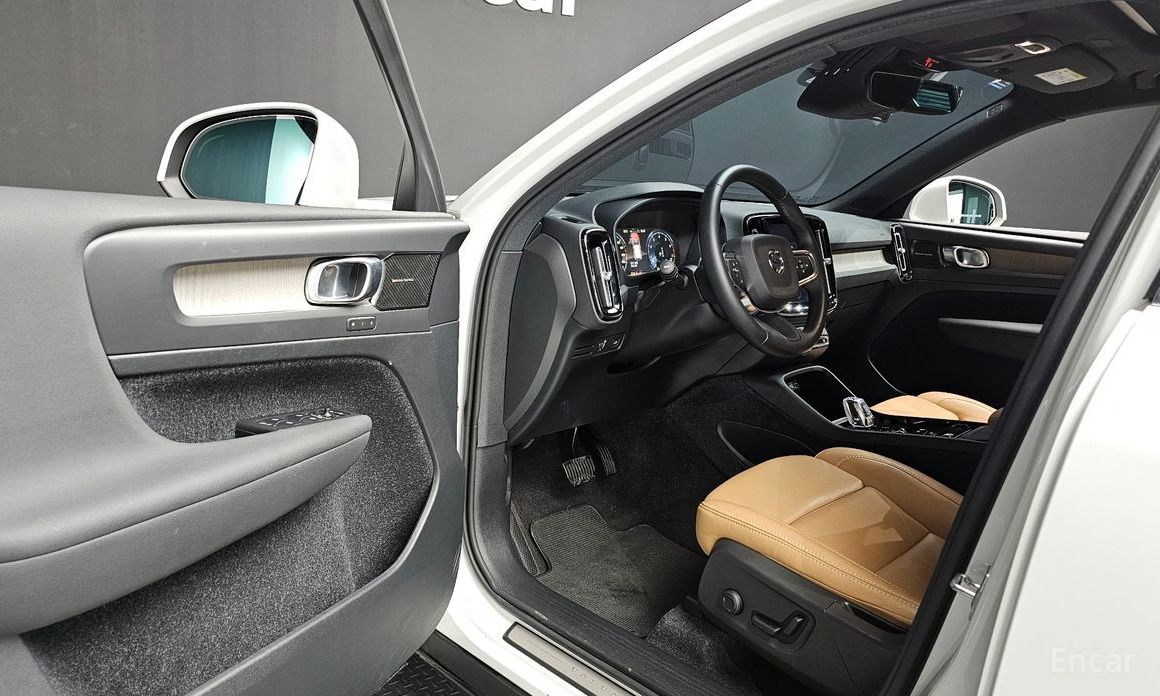 Volvo XC40B4 Inspiration №12