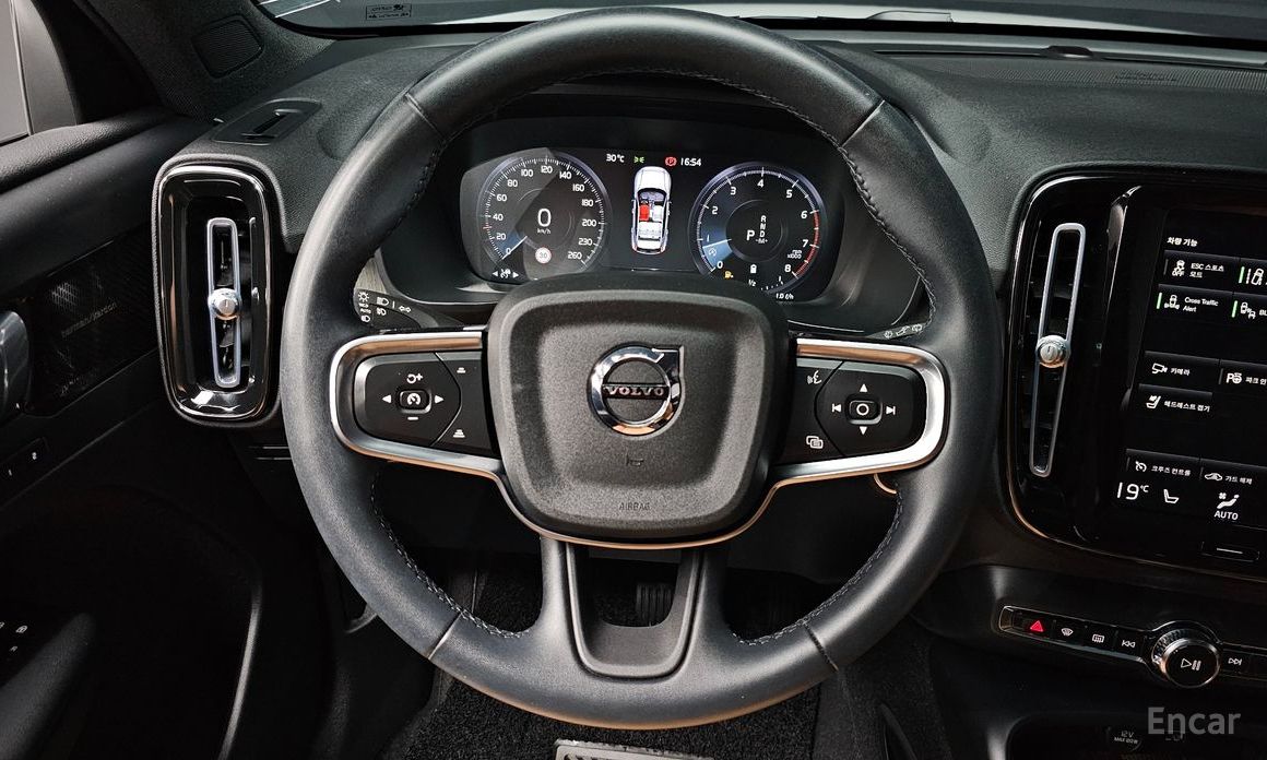 Volvo XC40B4 Inspiration №14