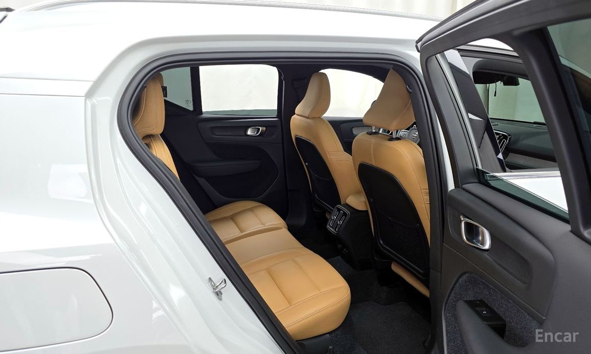 XC40B4 Inspiration 13