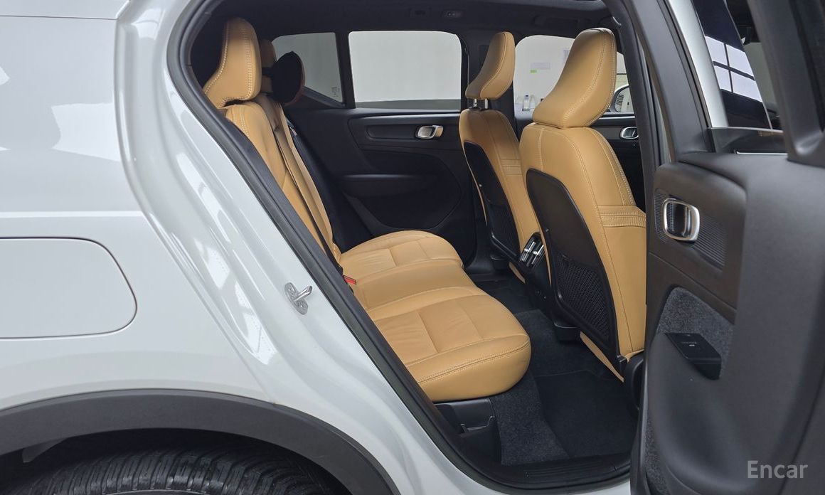 XC40B4 Inspiration 13