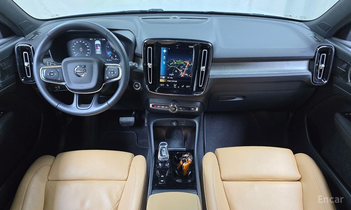 Volvo XC40B4 Inspiration №8