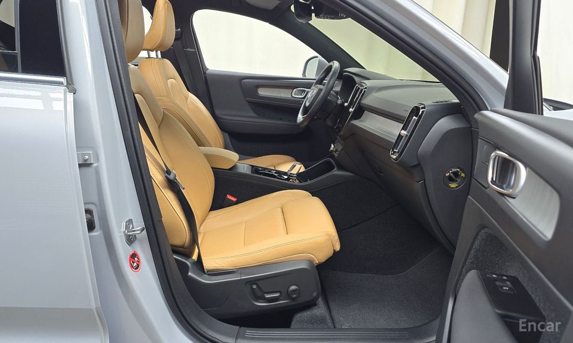 Volvo XC40B4 Inspiration №11