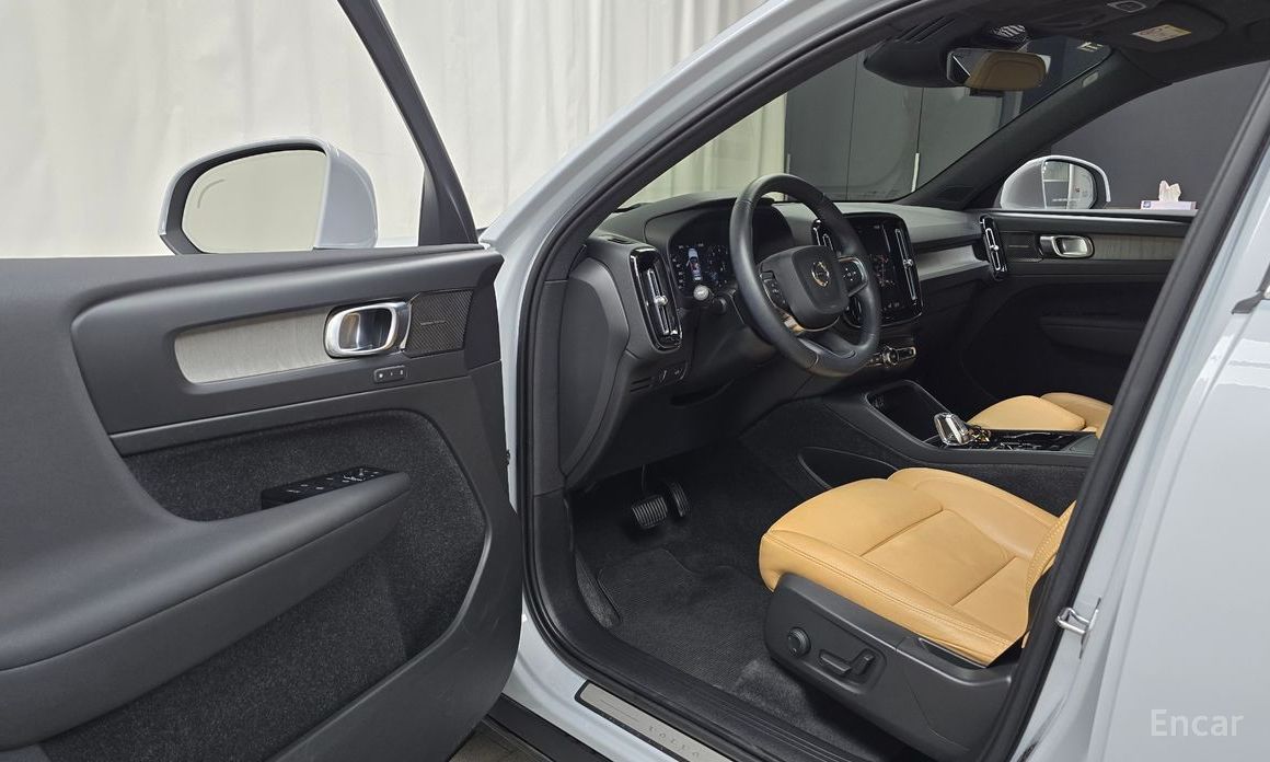Volvo XC40B4 Inspiration №12