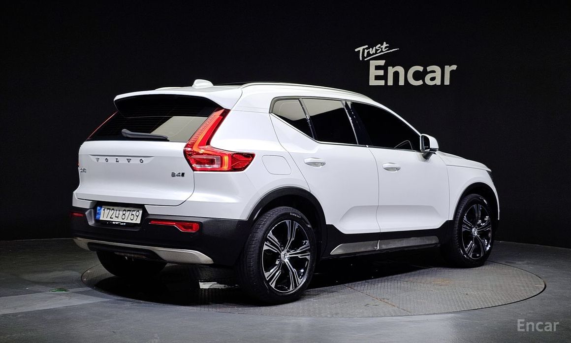 Volvo XC40B4 Inspiration №3