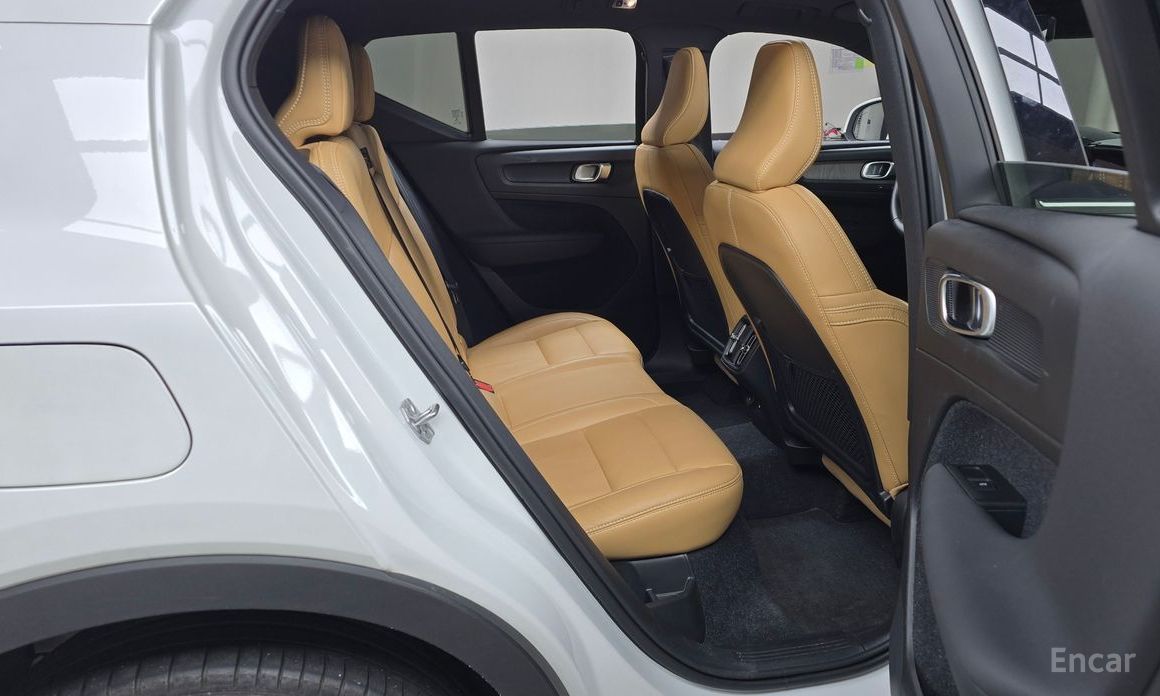 XC40B4 Inspiration 13