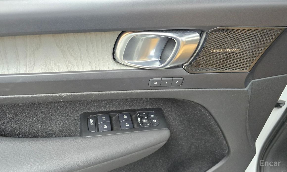 XC40B4 Inspiration 18