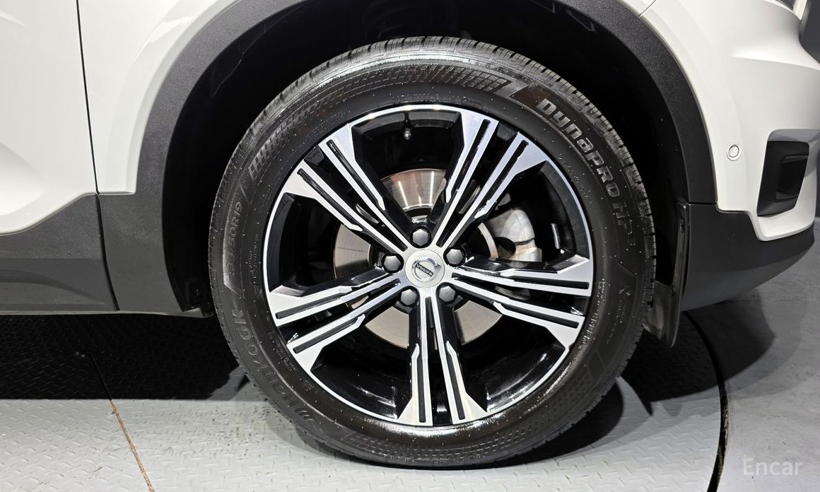Volvo XC40B4 Inspiration №6