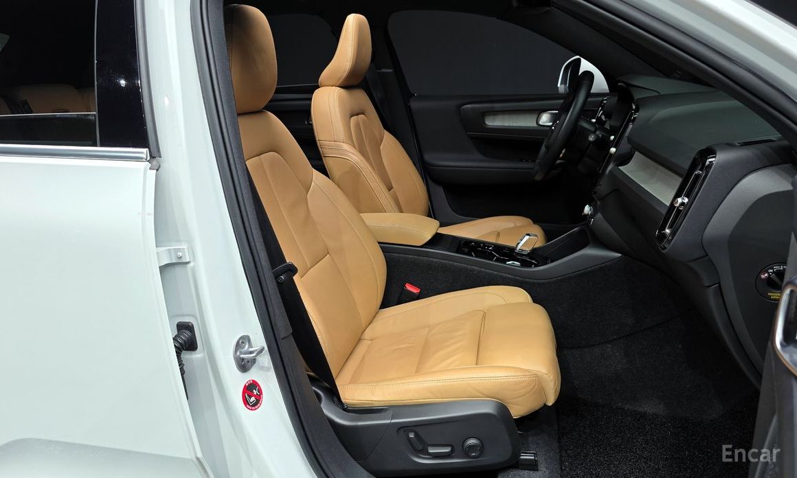 Volvo XC40B4 Inspiration №12