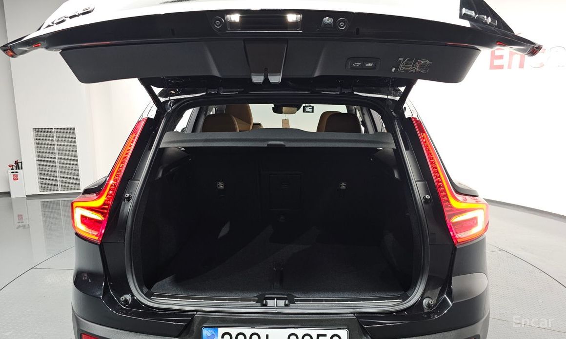 Volvo XC40B4 Inspiration №20