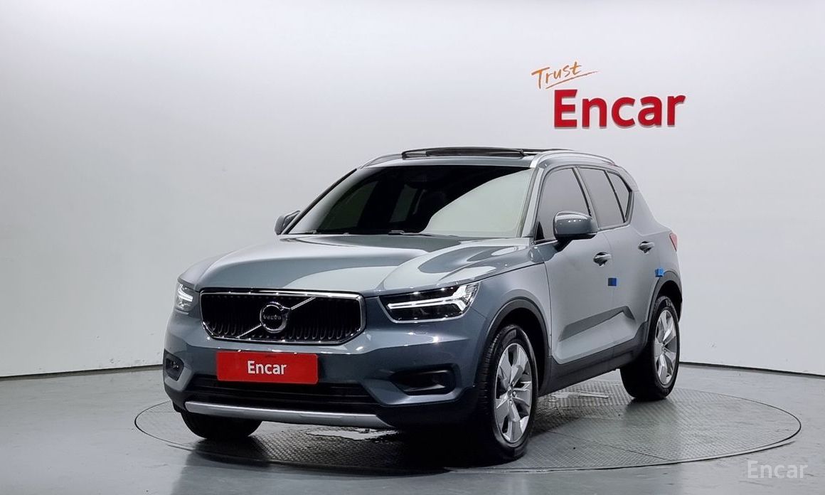 XC40B4 Momentum 2