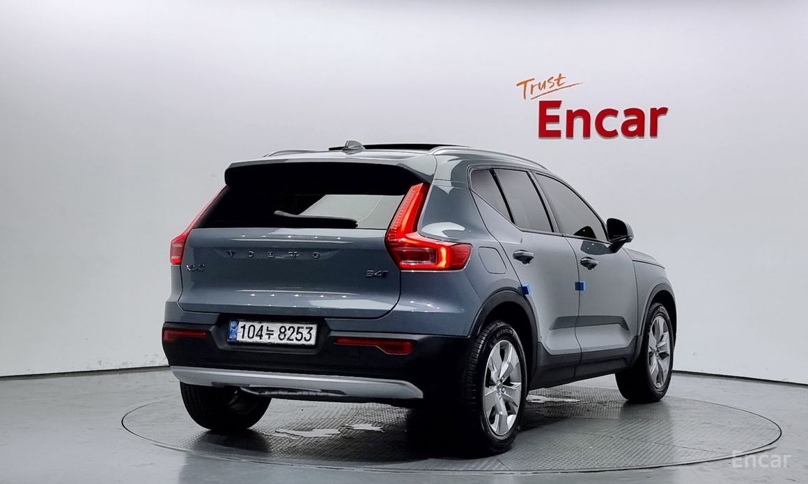 XC40B4 Momentum 3