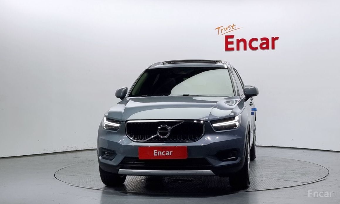 XC40B4 Momentum 4