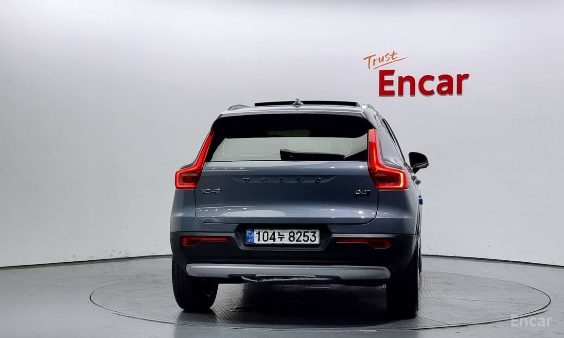 XC40B4 Momentum 5