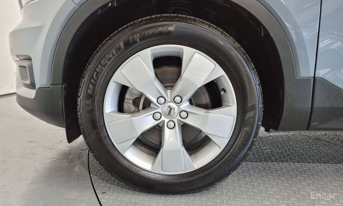 XC40B4 Momentum 6