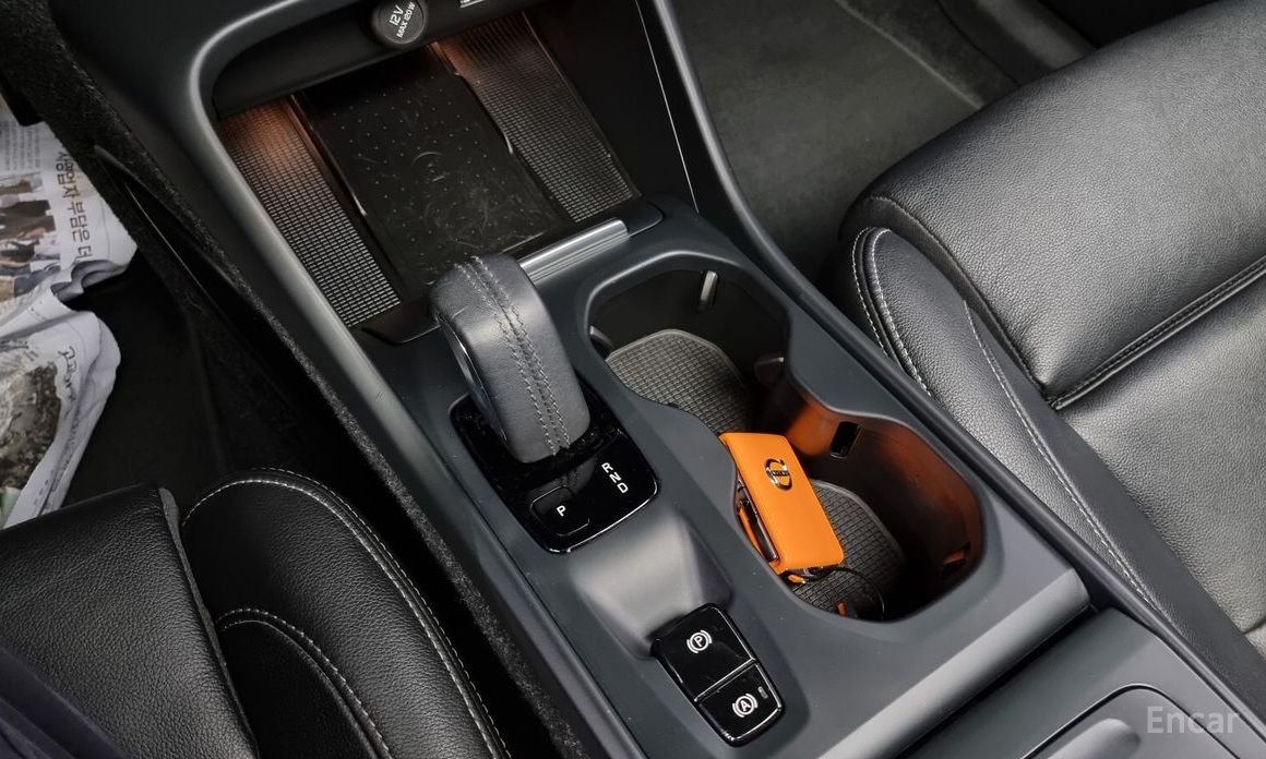 XC40B4 Momentum 10