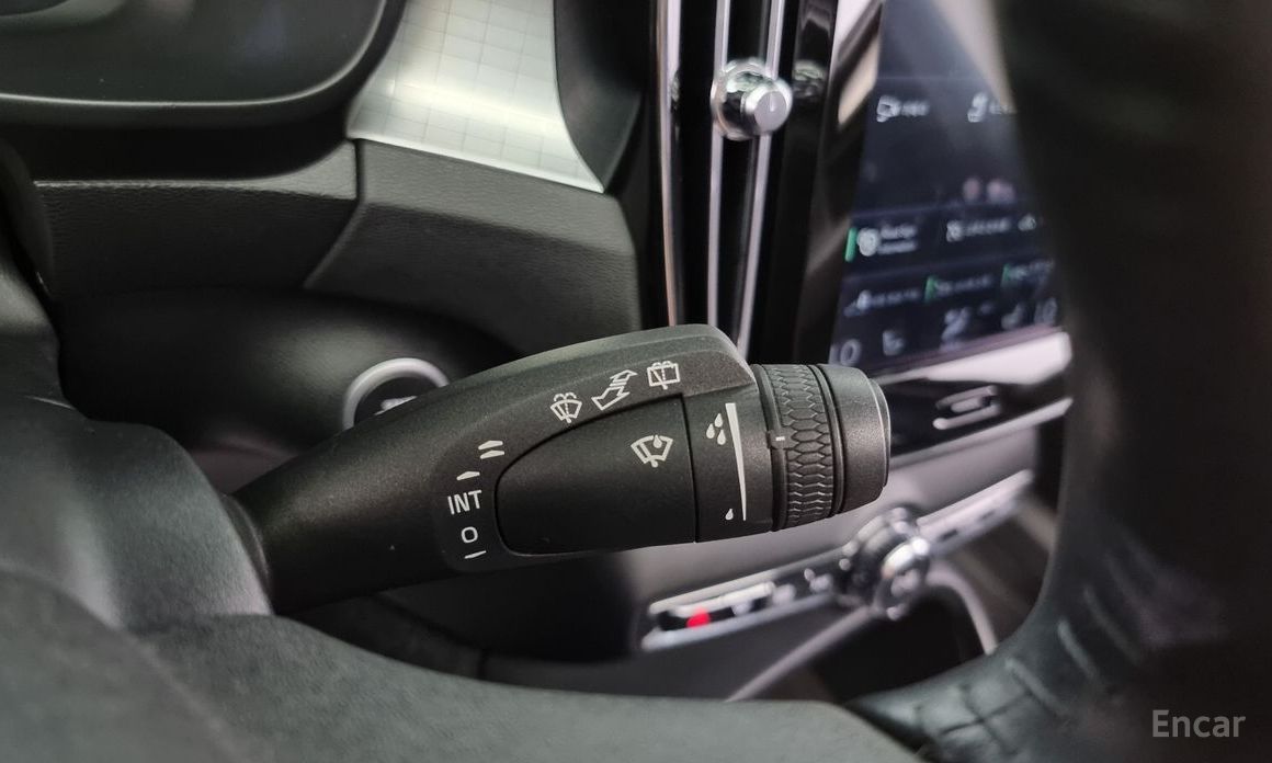 XC40B4 Momentum 17