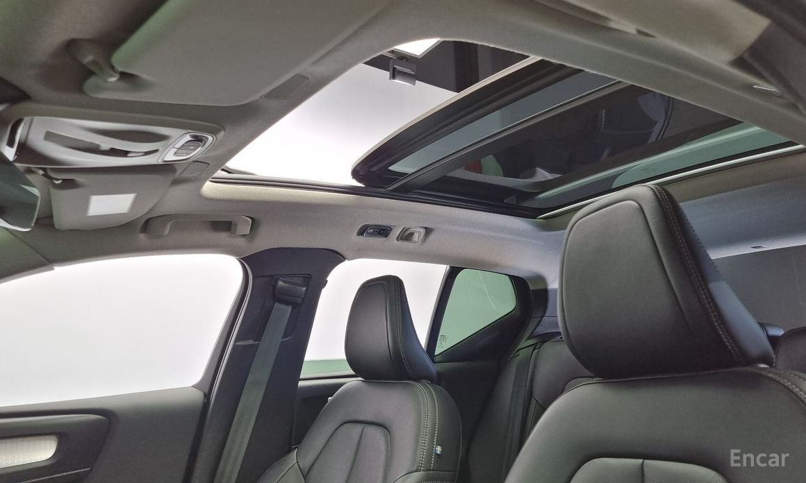 XC40B4 Momentum 20