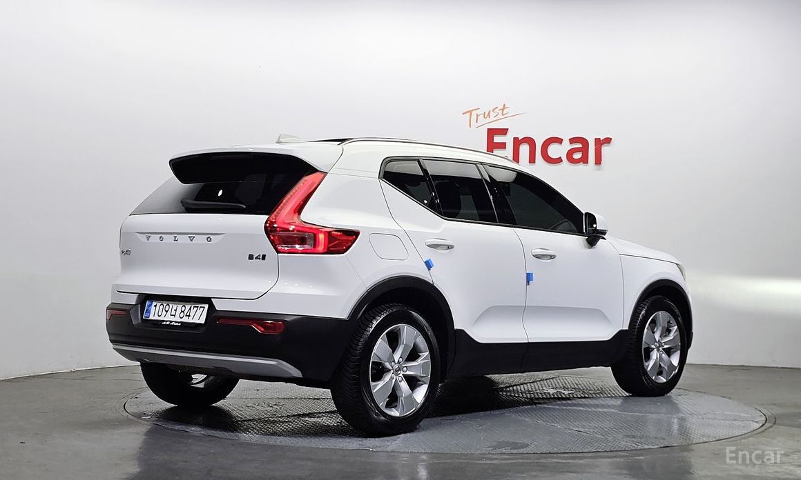 XC40B4 Momentum 3