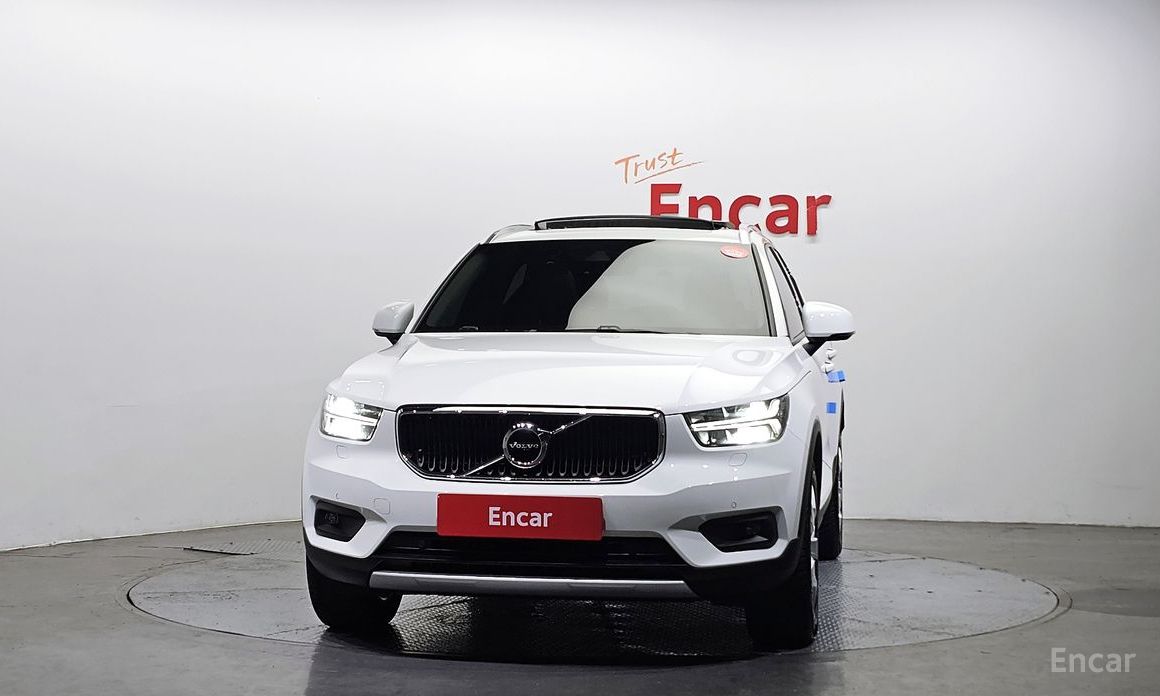 XC40B4 Momentum 4