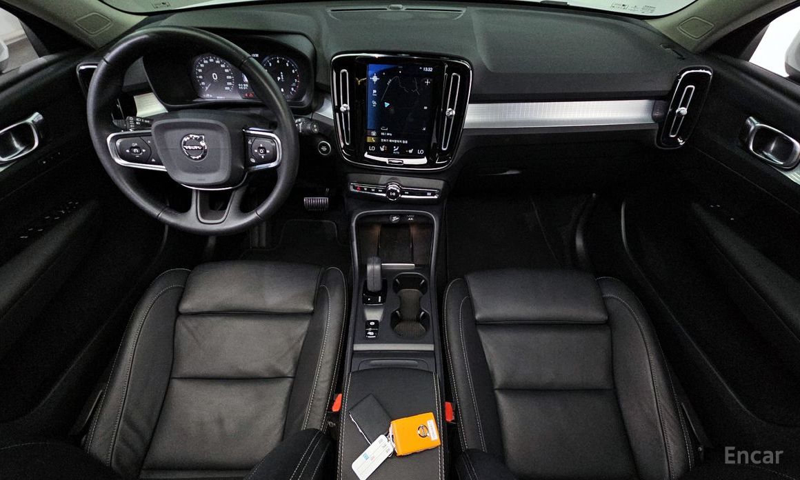 XC40B4 Momentum 8