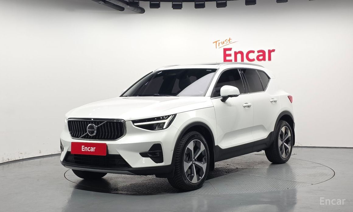 Volvo XC40B4 Ultimate Bright №2