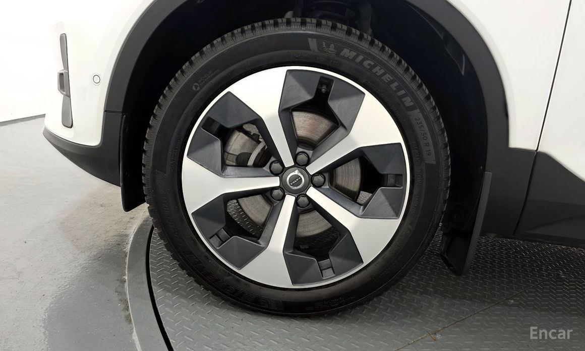 Volvo XC40B4 Ultimate Bright №6