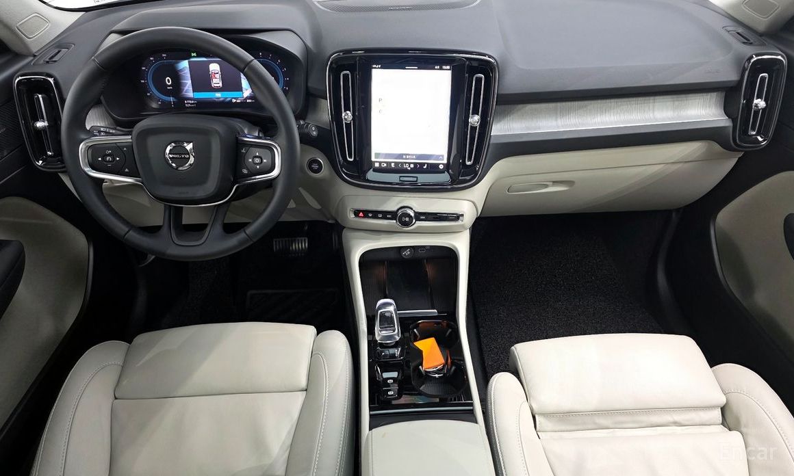 Volvo XC40B4 Ultimate Bright №8