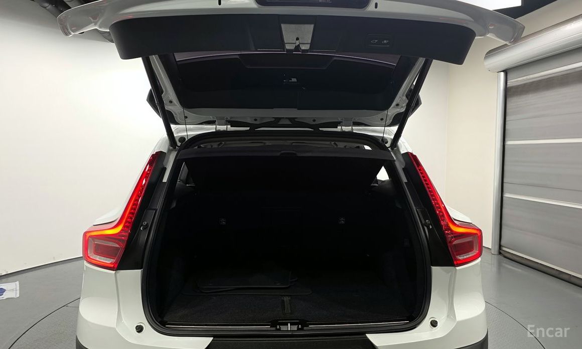 Volvo XC40B4 Ultimate Bright №21