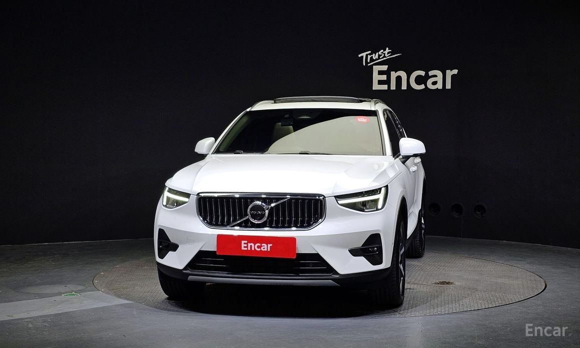 Volvo XC40B4 Ultimate Bright №2