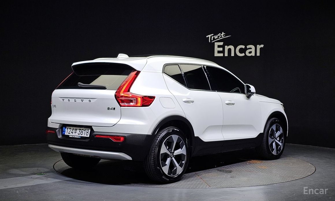 Volvo XC40B4 Ultimate Bright №3