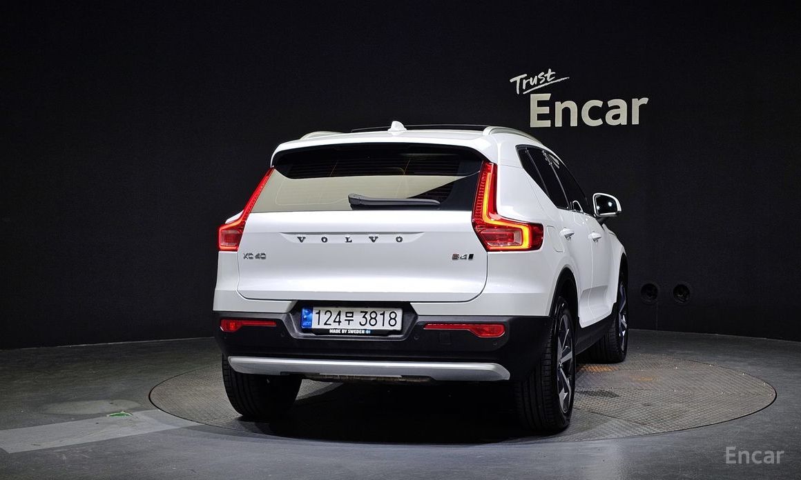 Volvo XC40B4 Ultimate Bright №5