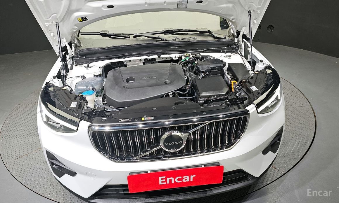 Volvo XC40B4 Ultimate Bright №7