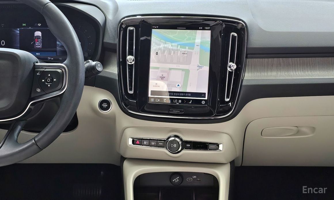 Volvo XC40B4 Ultimate Bright №20