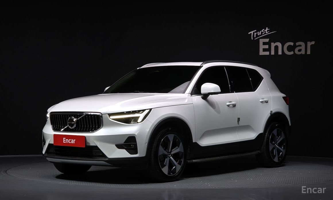 Volvo XC40B4 Ultimate Bright №2