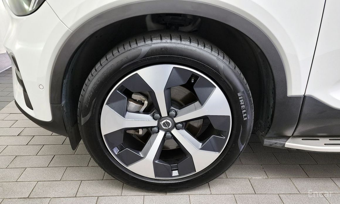 Volvo XC40B4 Ultimate Bright №6