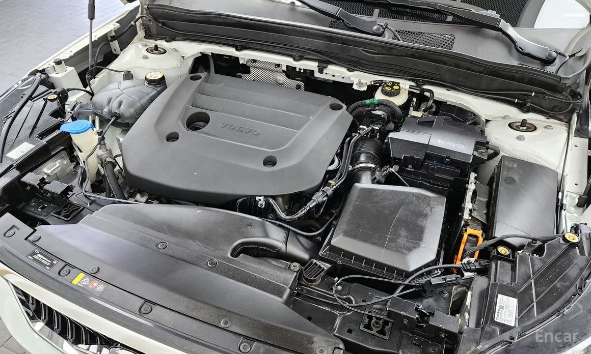 Volvo XC40B4 Ultimate Bright №7