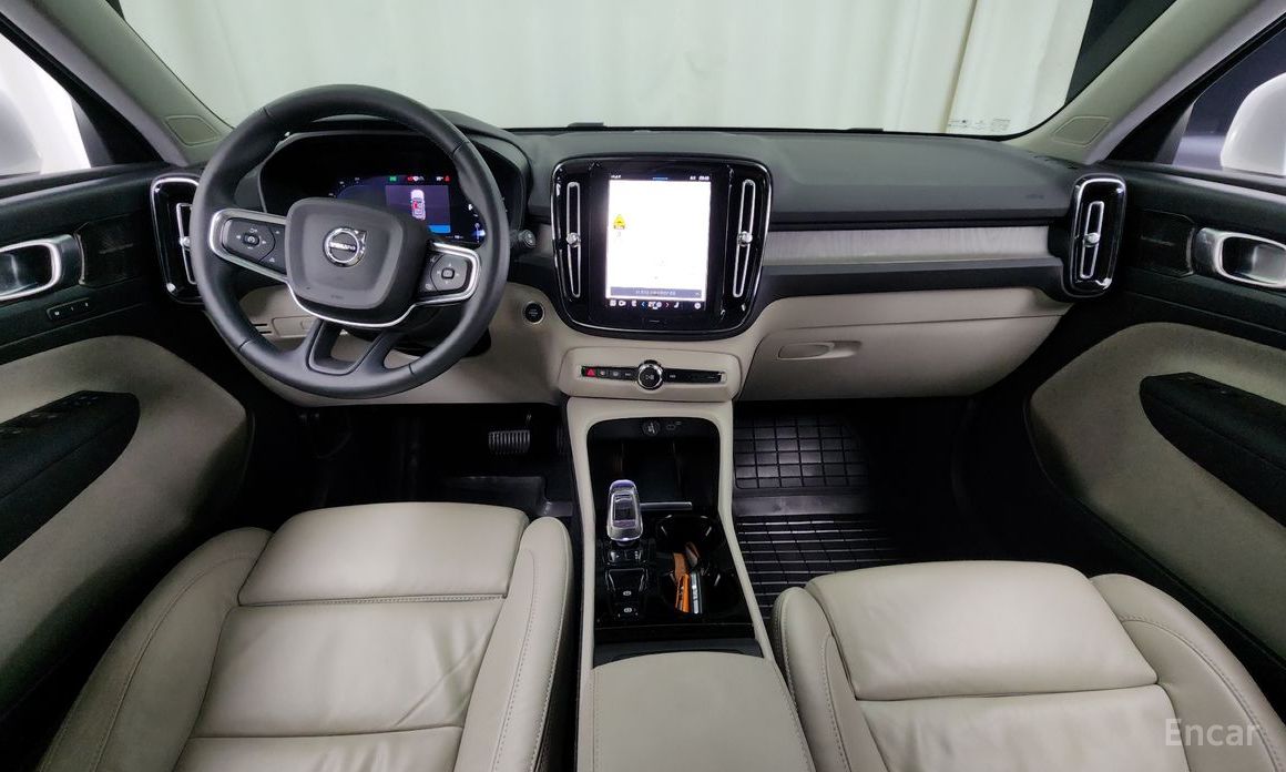 Volvo XC40B4 Ultimate Bright №8