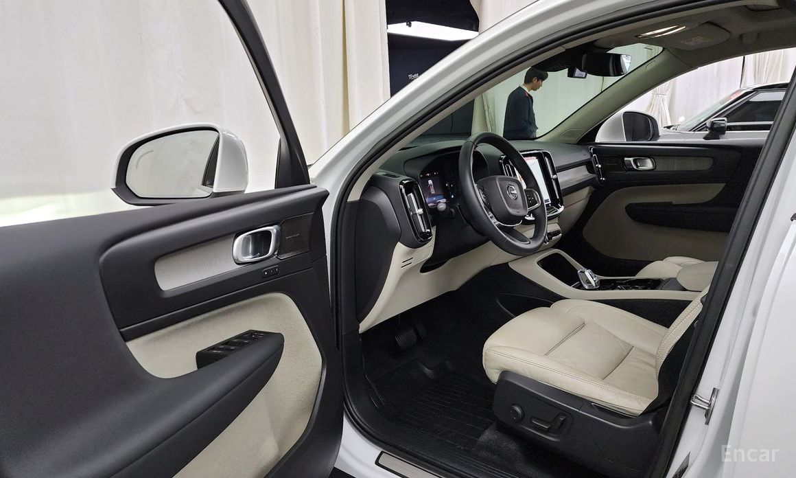 Volvo XC40B4 Ultimate Bright №11