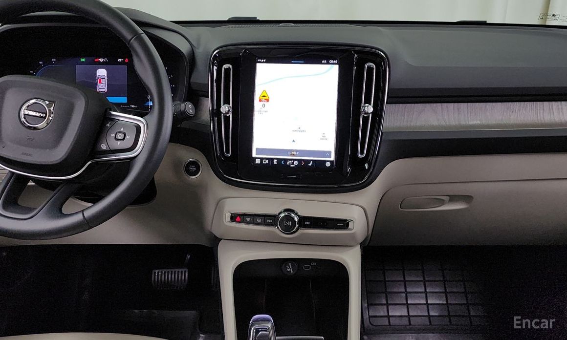 Volvo XC40B4 Ultimate Bright №15