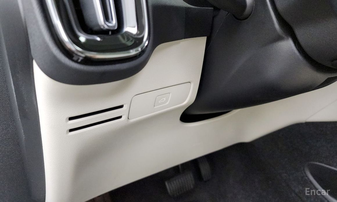Volvo XC40B4 Ultimate Bright №17